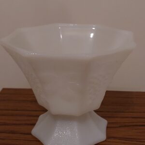 Vaas van opaline glas